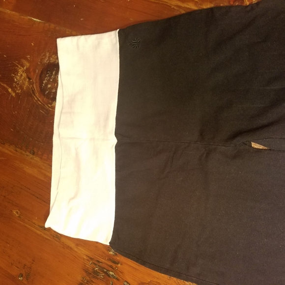 Yoga Pants - Picture 3 of 6